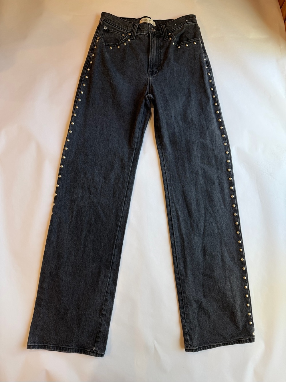 Abercrombie & Fitch 90s Relaxed High Rise Studded Jeans 26 Long Black